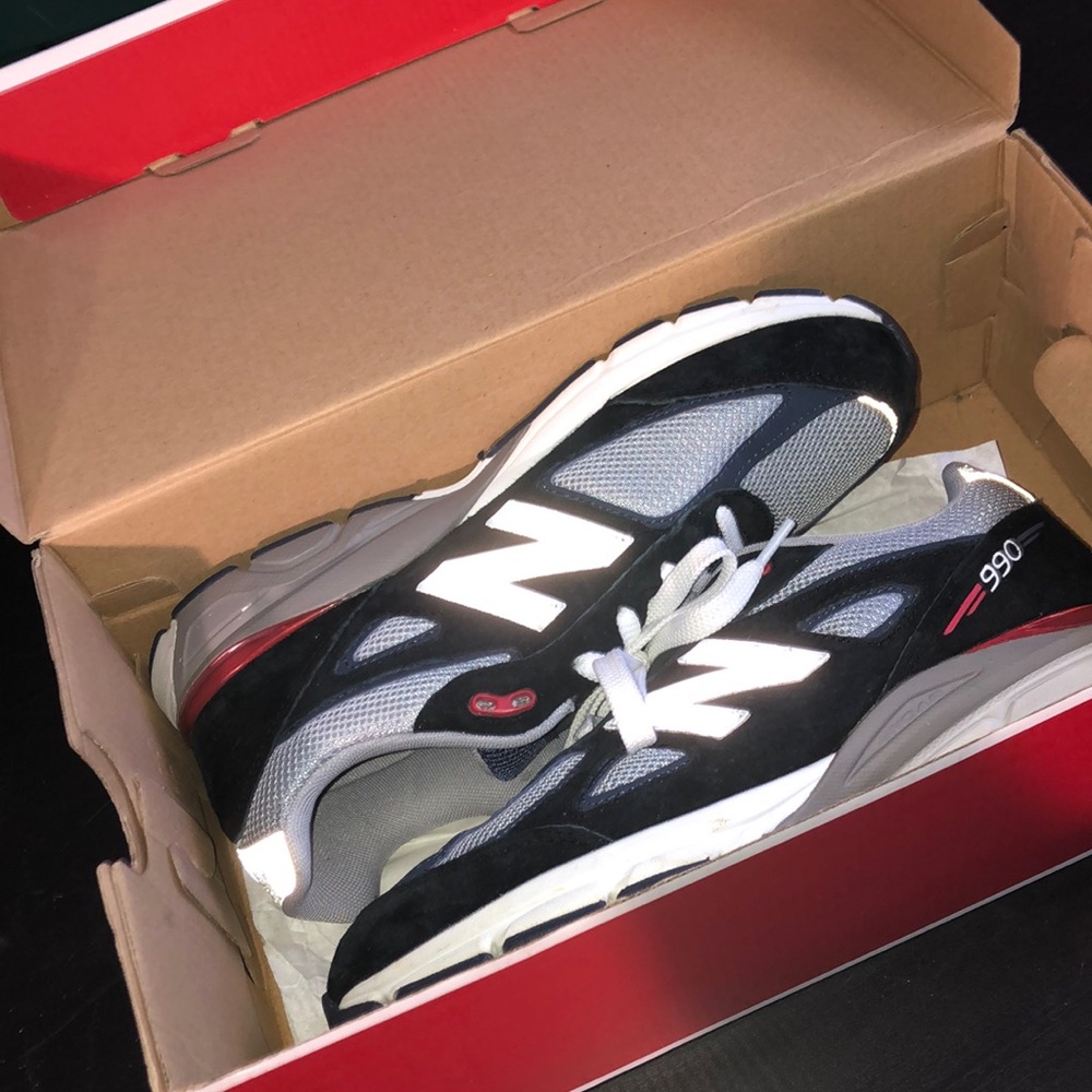 New Balance 990 v4 (Black)